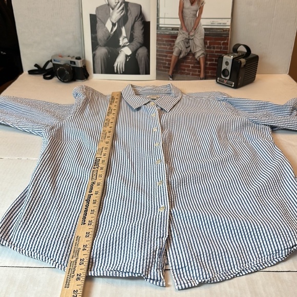 LL bean seersucker button down top - Picture 6 of 7